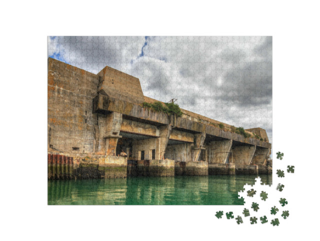 Puzzle de 1000 pièces « La base de sous-marins Keroman K3 à Lorient, France »