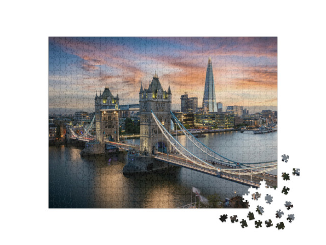 Puzzle de 1000 pièces « Vue du Tower Bridge éclairé le soir, Londres, Angleterre »