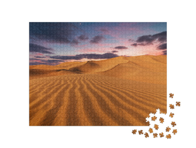 Puzzle de 1000 pièces « Coucher de soleil sur les dunes de sable dans le désert »