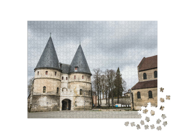 Puzzle de 1000 pièces « Le musée provincial de Beauvais près de la cathédrale Saint-Pierre, Oise, France »