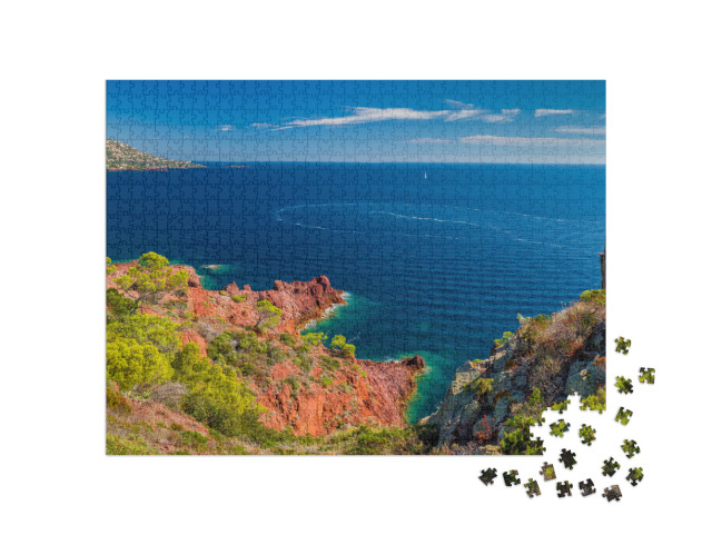 Puzzle de 1000 pièces « La belle ligne de côte des monts Esterell près de Fréjus »