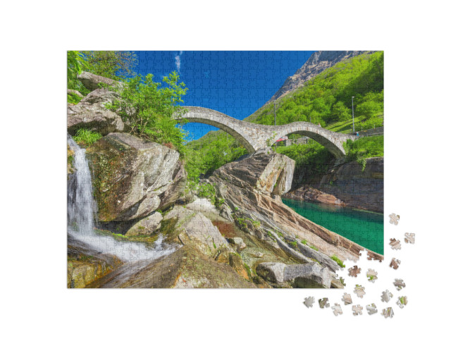 Puzzle de 1000 pièces « Pont de pierre à double arche à Ponte dei Salti »