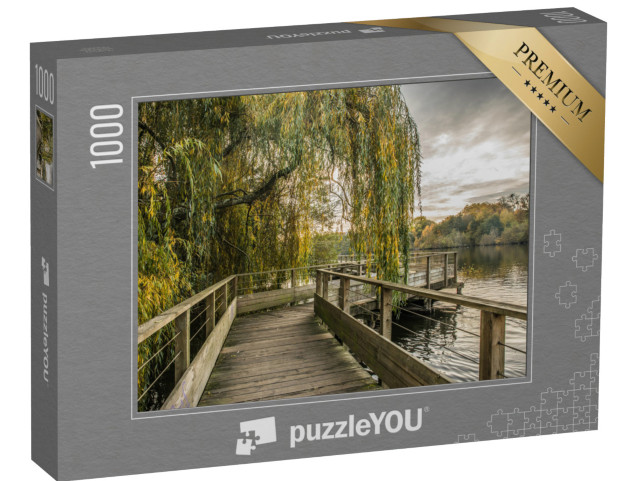 Puzzle de 1000 pièces « Passerelle en bois sur la rivière Erdre en automne (Nantes, Loire Atlantique) »