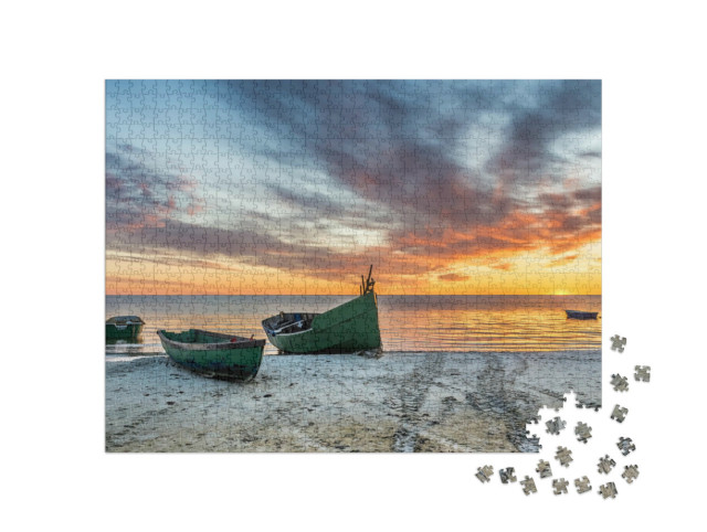 Puzzle de 1000 pièces « Bateau de pêche ancré sur une plage de sable de la mer Baltique »