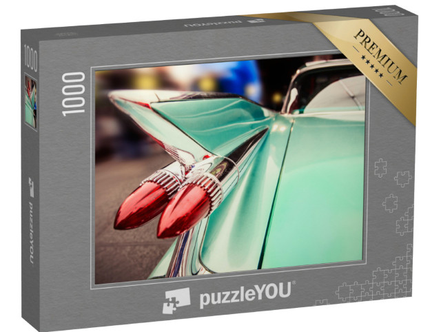 Puzzle de 1000 pièces « Éclairage arrière d'une voiture rétro de luxe à Las Vegas »
